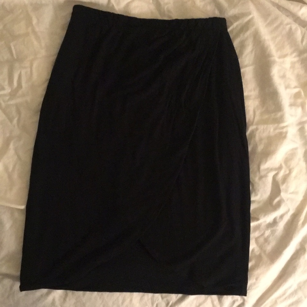 Black skirt with slit detail